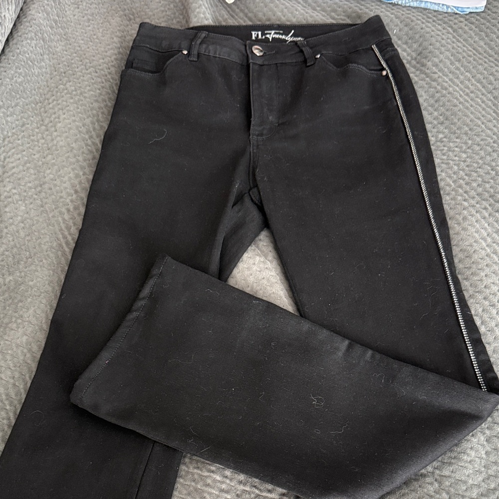 Frank Lyman Design Black Slim Women's Jeans with bling